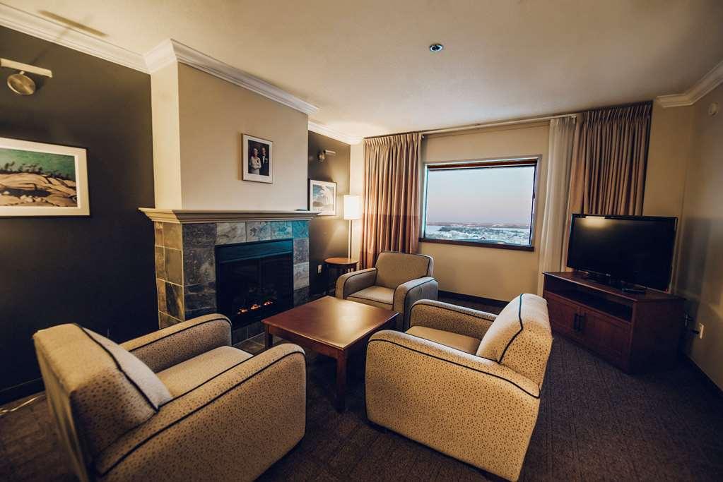 The Explorer Hotel Yellowknife Oda fotoğraf
