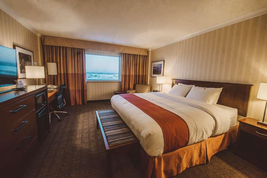 The Explorer Hotel Yellowknife Oda fotoğraf