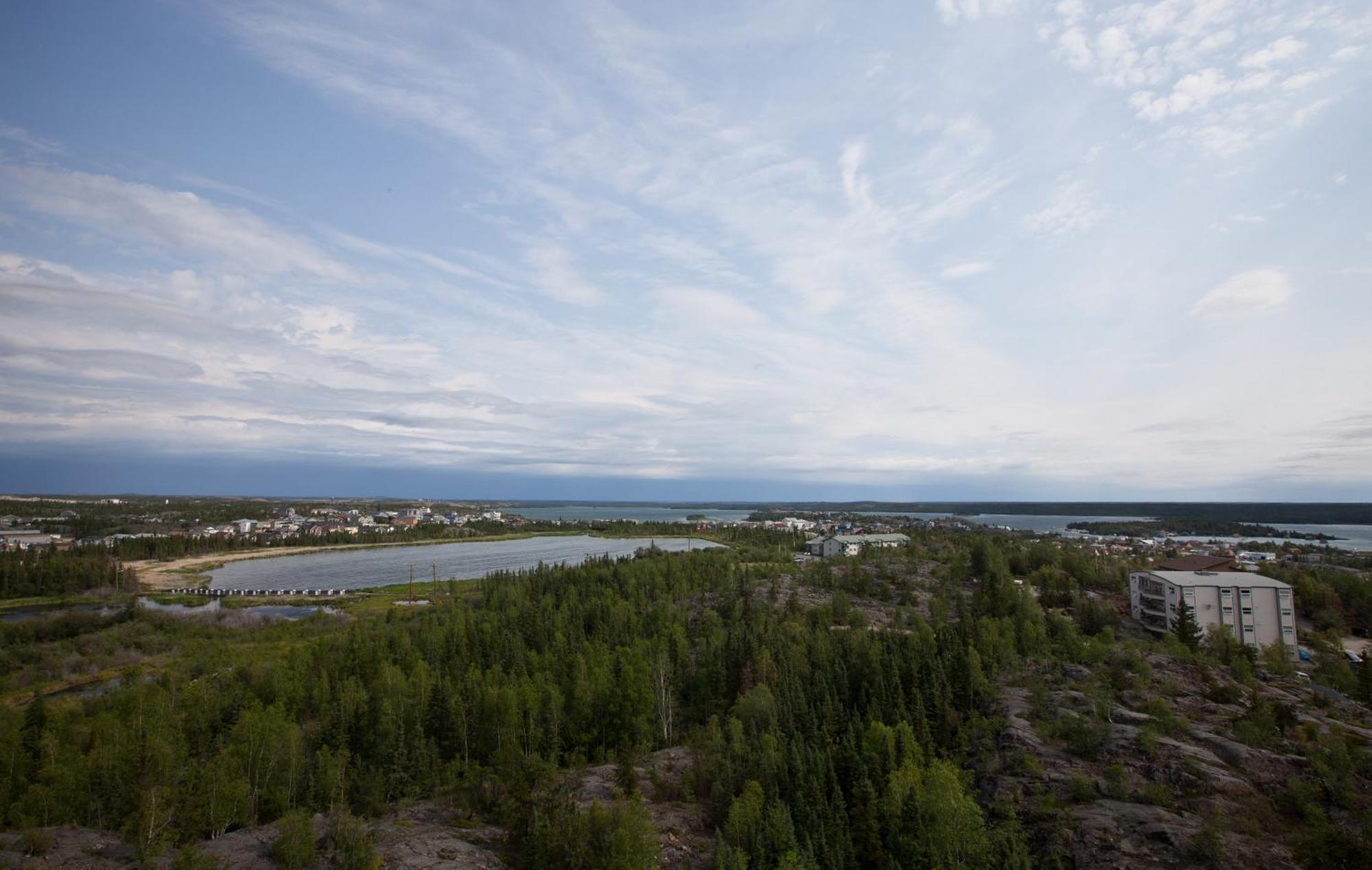 The Explorer Hotel Yellowknife Dış mekan fotoğraf