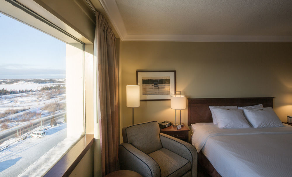 The Explorer Hotel Yellowknife Dış mekan fotoğraf