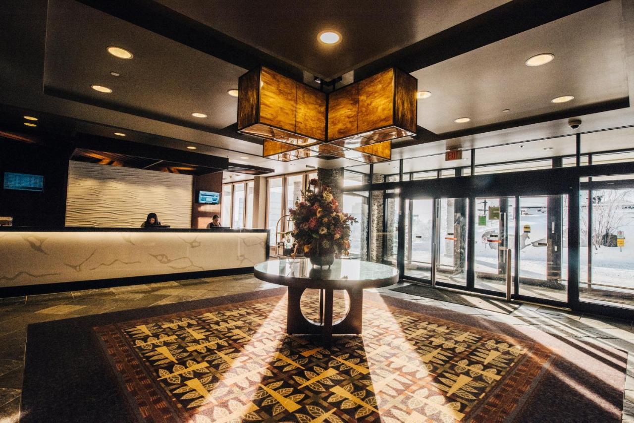 The Explorer Hotel Yellowknife Dış mekan fotoğraf