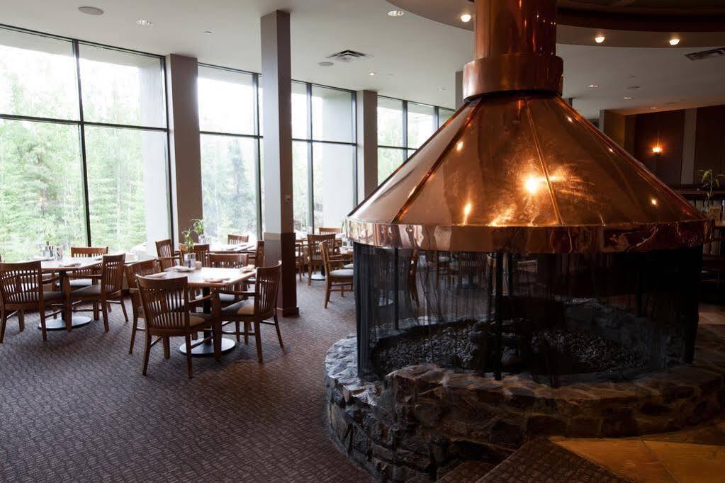 The Explorer Hotel Yellowknife Dış mekan fotoğraf