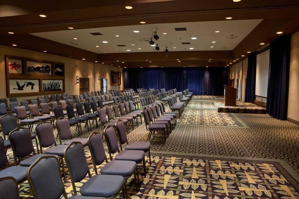 The Explorer Hotel Yellowknife Dış mekan fotoğraf