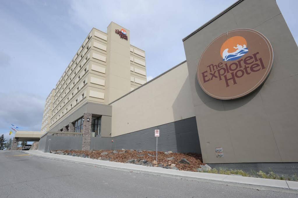 The Explorer Hotel Yellowknife Dış mekan fotoğraf